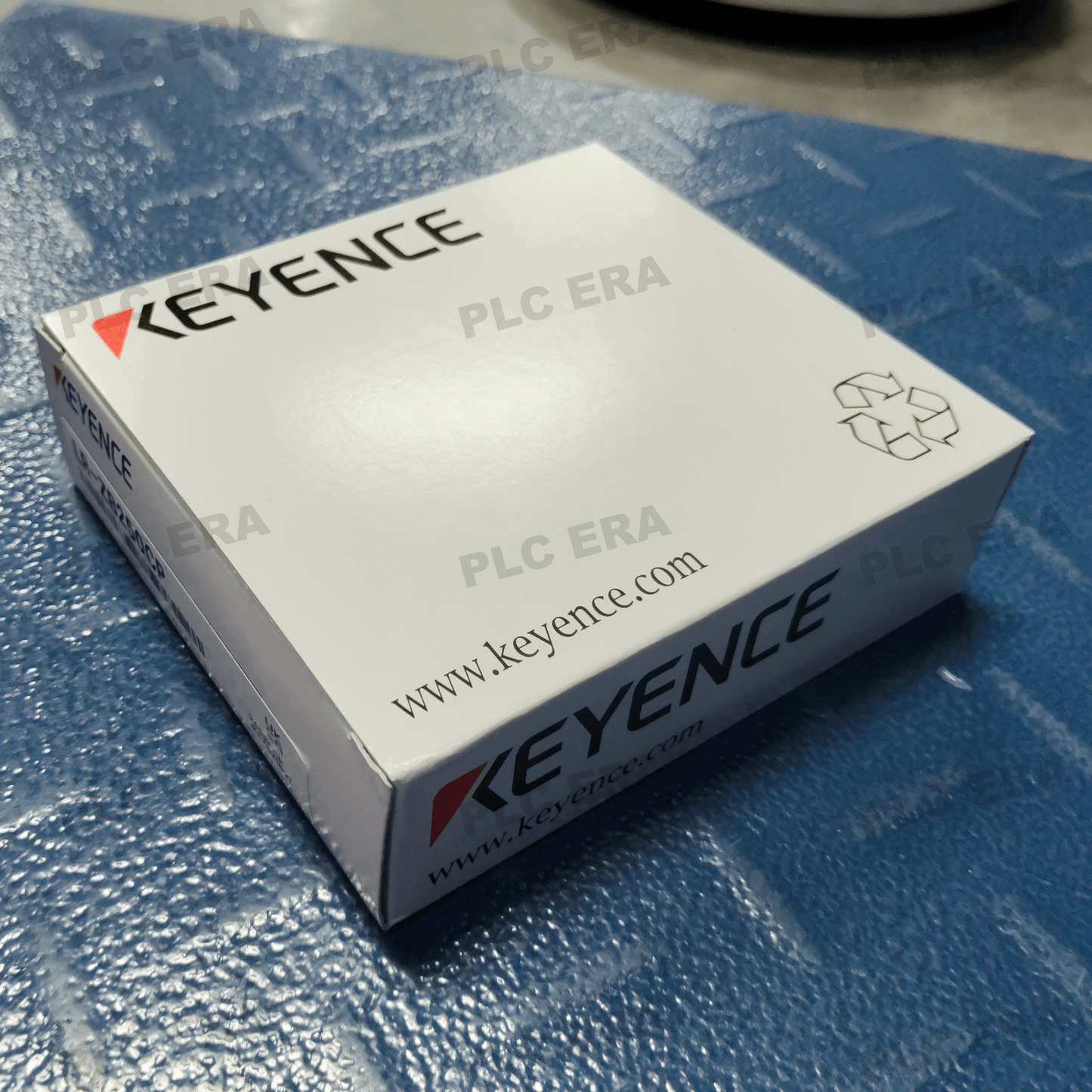 Keyence LR - ZB250CP CMOS Laser Sensor Rectangular M8 Connector 250mm - PLC ERA