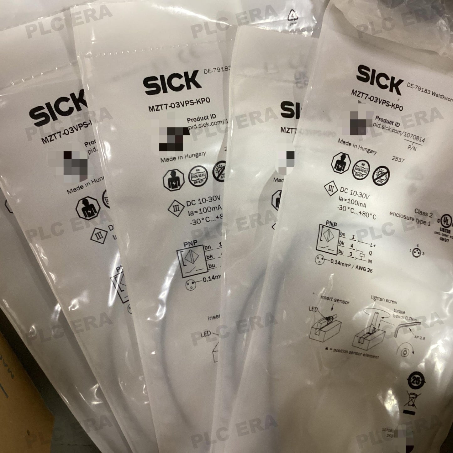 SICK MZT7-03VPS-KP0 1070814 dimensions drawing – plastic housing, 0.3 m PUR cable with M8 3‑pin connector
