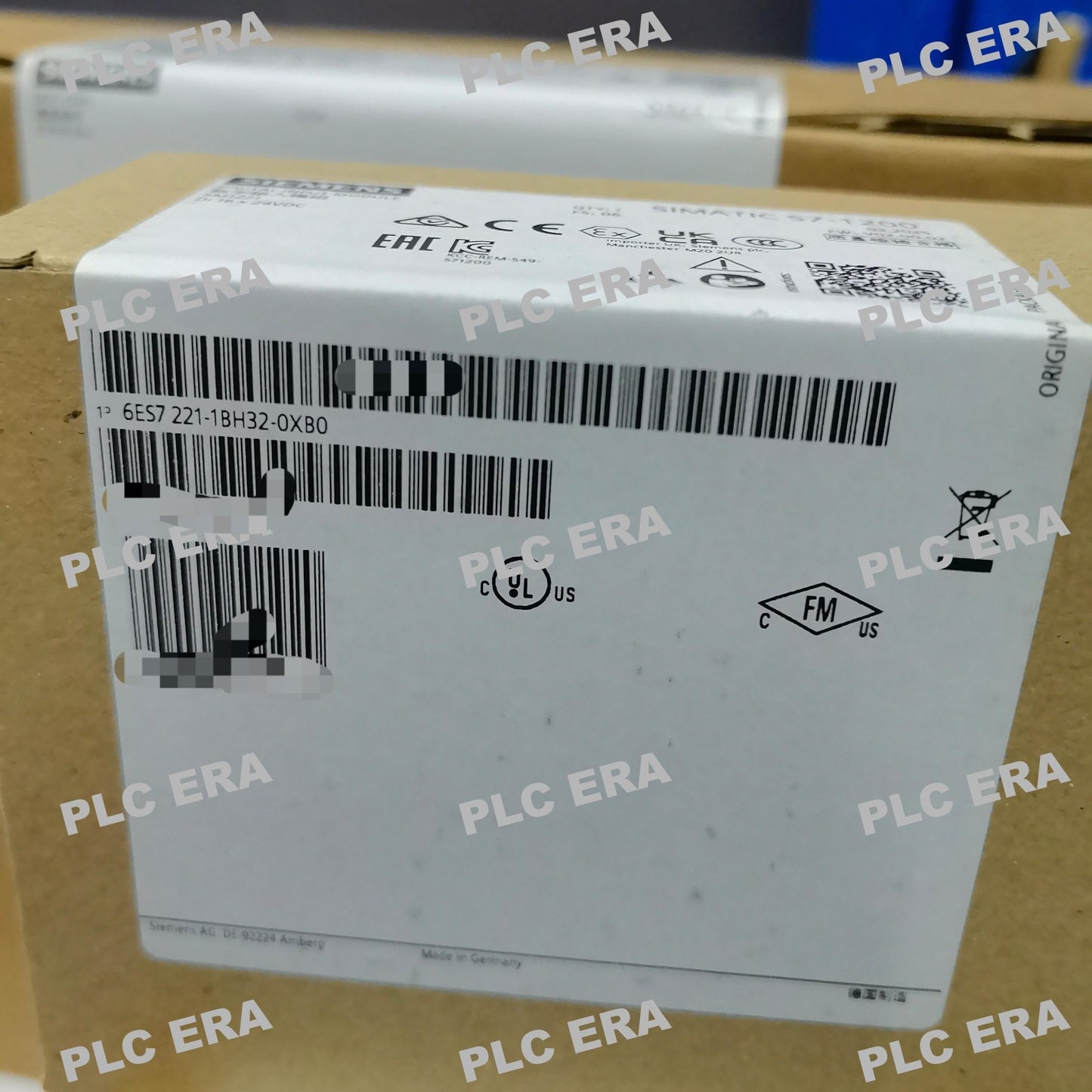 Front view of Siemens S7-1200 SM 1221 module 6ES7221-1BH32-0XB0 showing input terminals