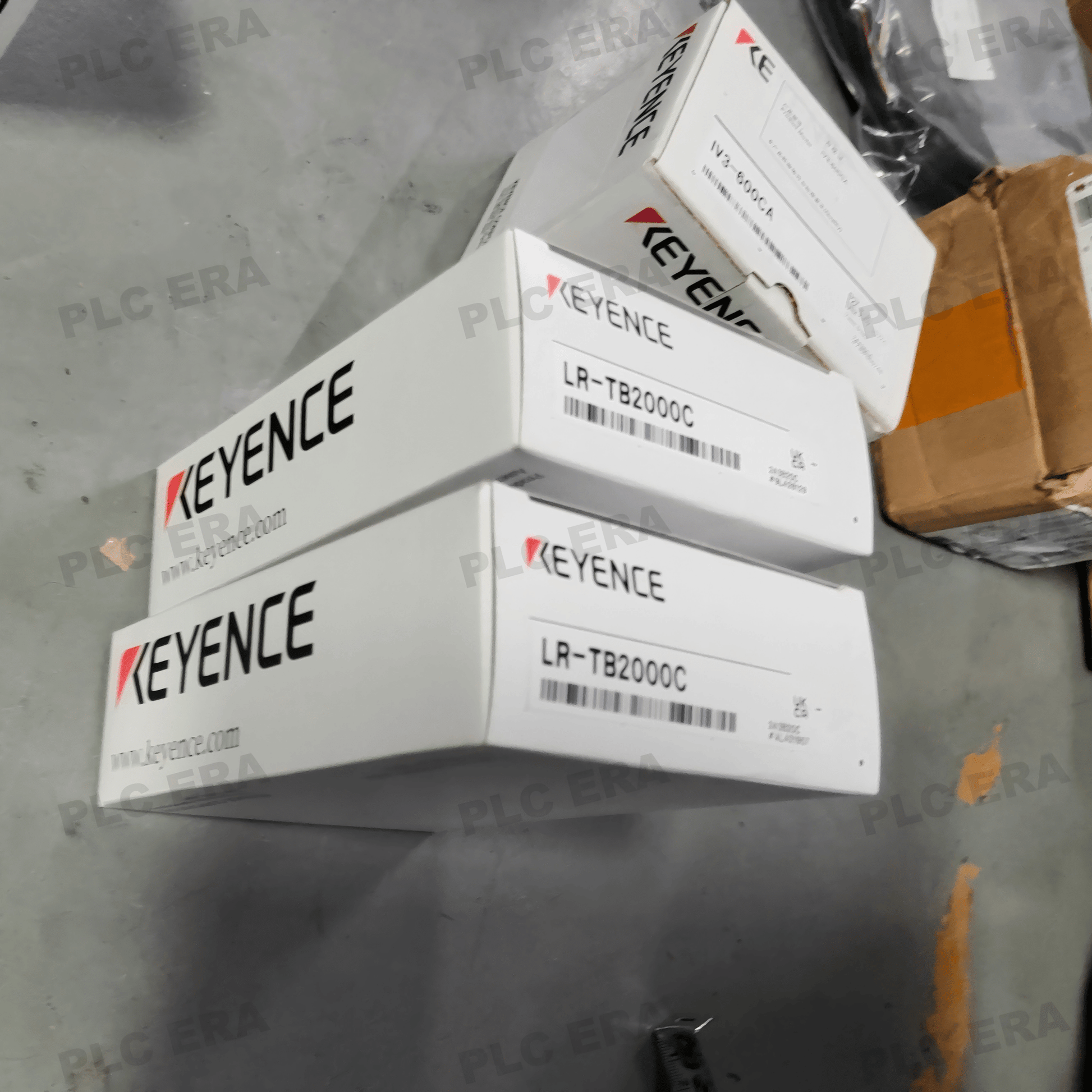 Keyence LR - TB2000C Self - contained TOF Laser Sensor 2m M12 Class 2 - PLC ERA