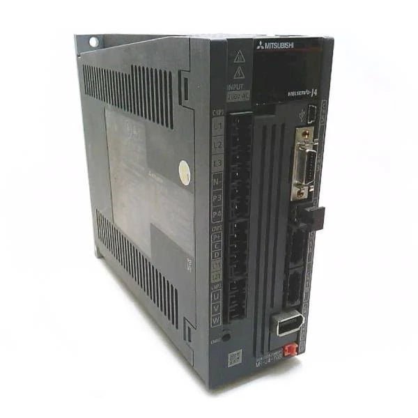 Original New Mitsubishi Electric MR-J4-70B MELSERVO-J4 750W AC servo amplifier SSCNET III/H front view