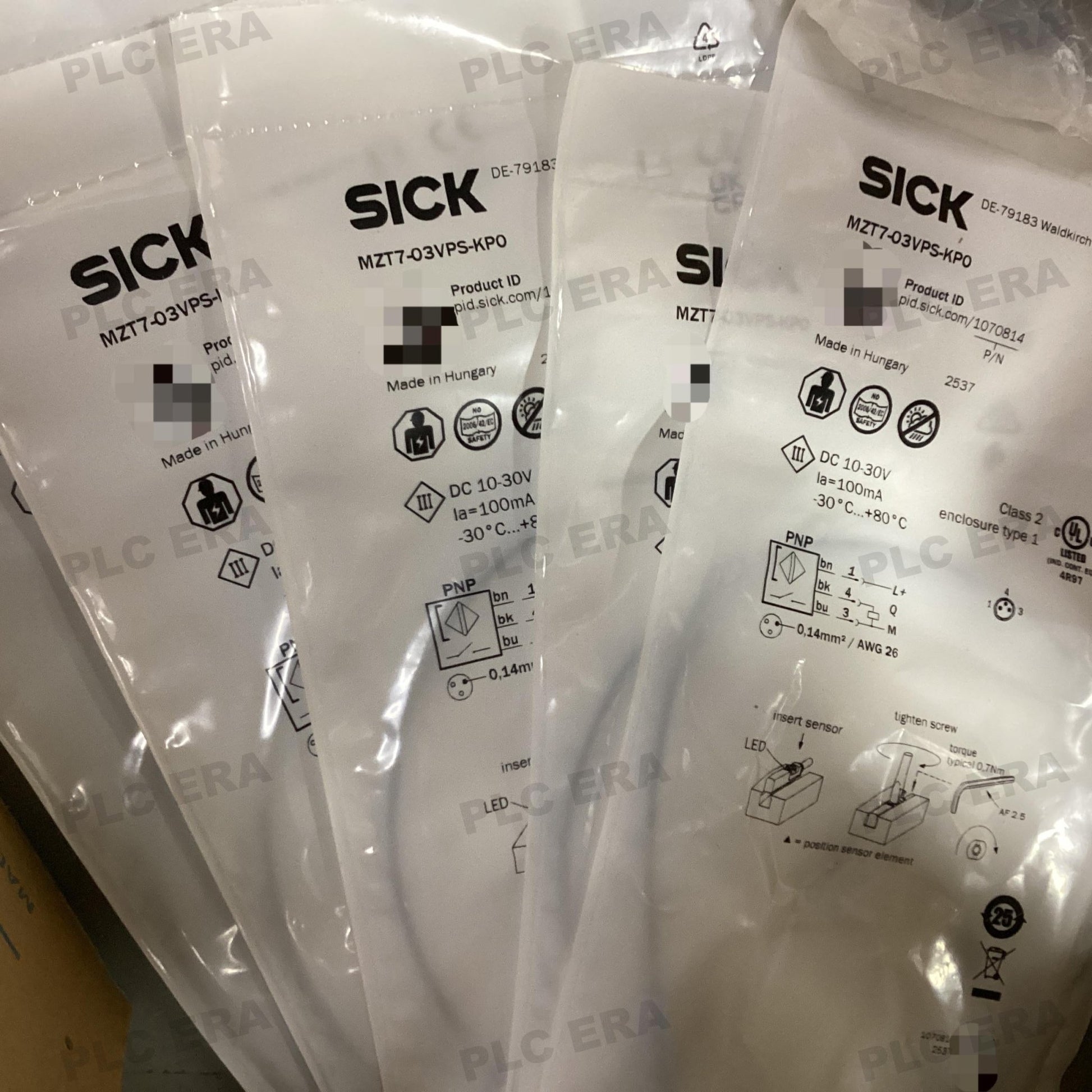 SICK MZT7-03VPS-KP0 1070814 dimensions drawing – plastic housing, 0.3 m PUR cable with M8 3‑pin connector
